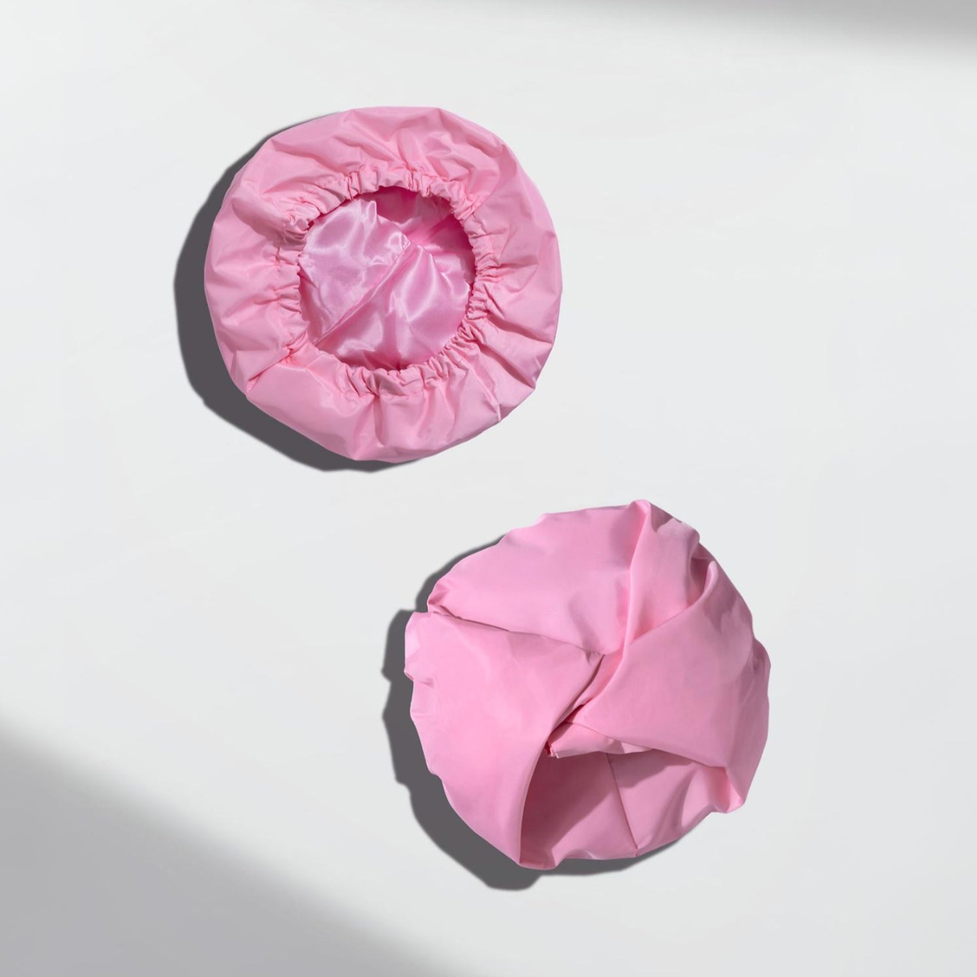 2 Ochronne czepki prysznicowe